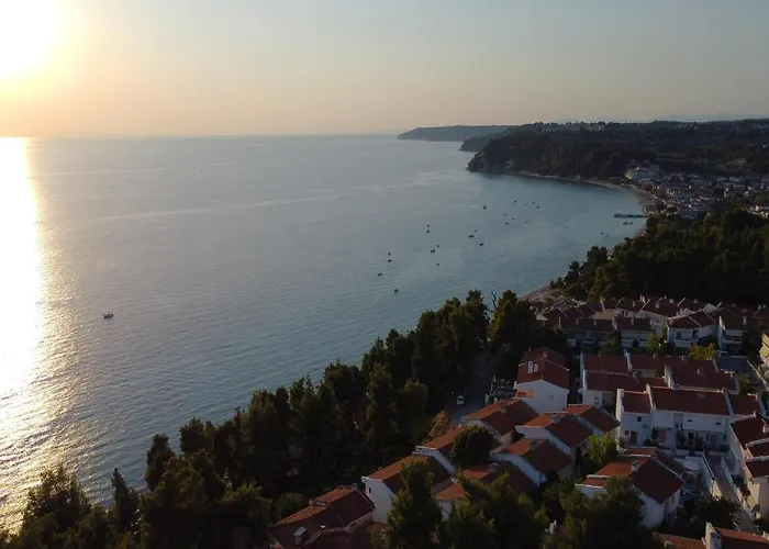 Sea Side Pine Maisonette, Siviri